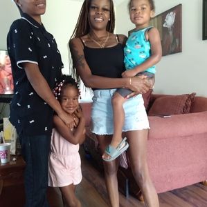 Meet your Posher, Carla